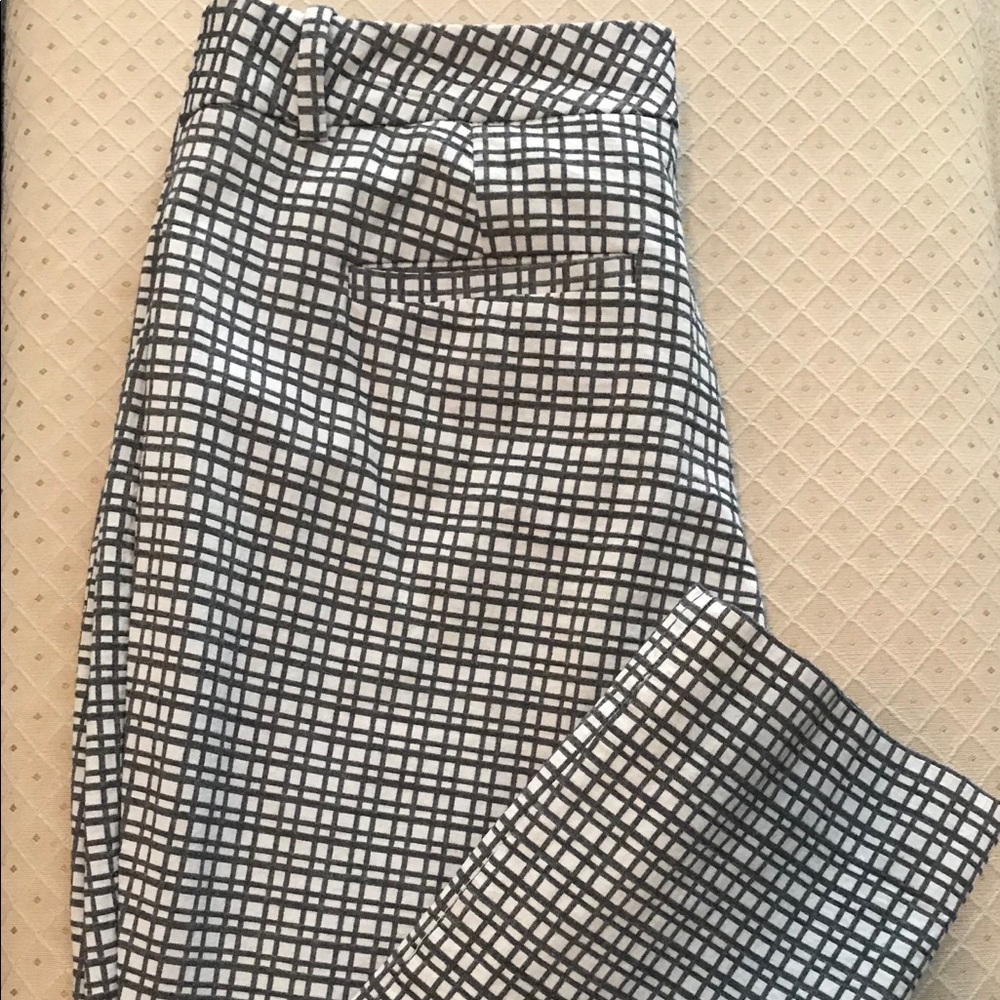 Limited cropped grey and white pants